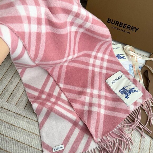 Burberry Pink Check Cashmere Scarf - Picture 4 of 7
